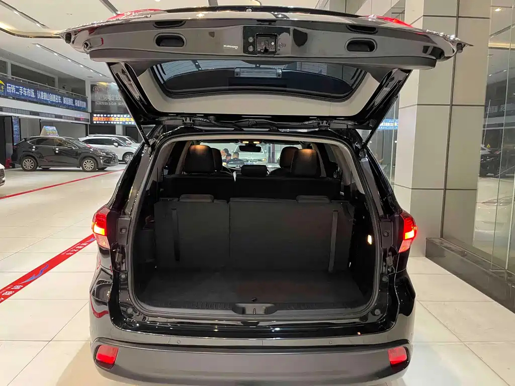 TOYOTA HIGHLANDER 2019