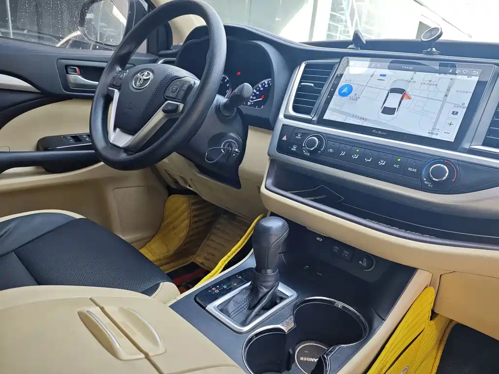 TOYOTA HIGHLANDER 2020