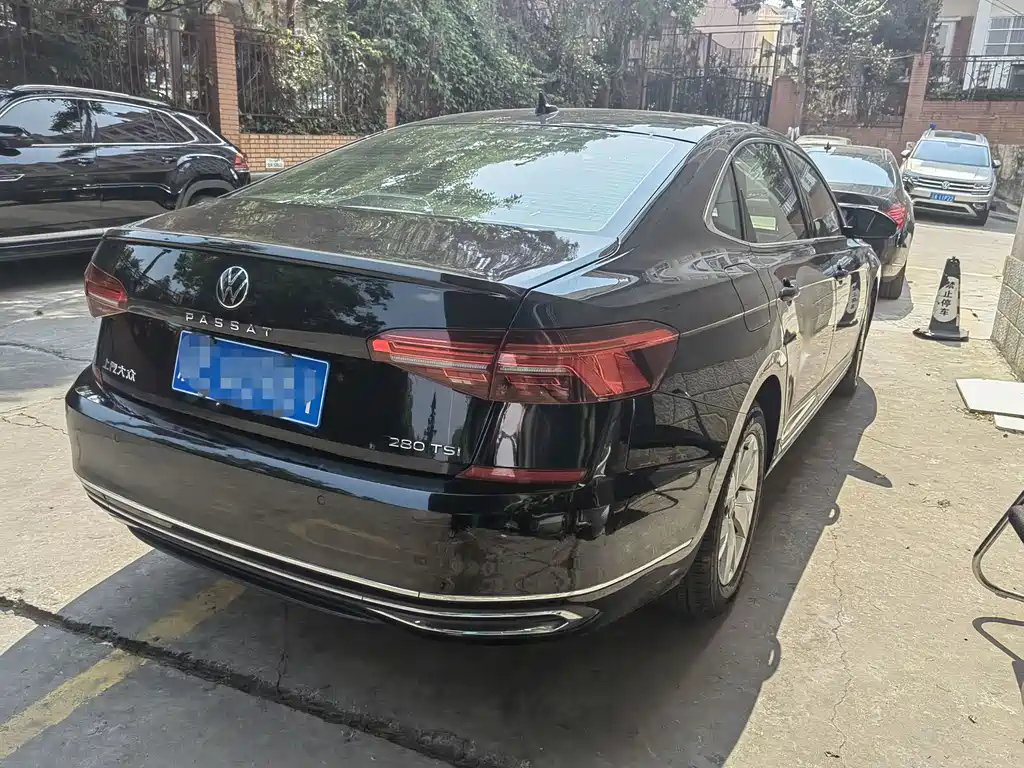 VOLKSWAGEN PASSAT 2021