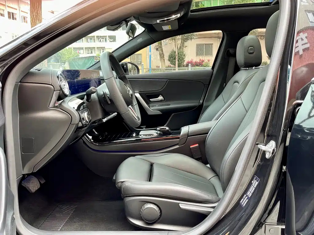 MERCEDES BENZ A-CLASS 2021
