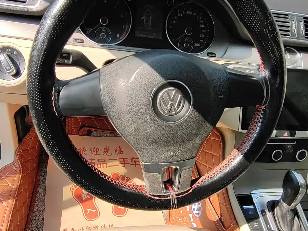 VOLKSWAGEN MAGOTAN 2012