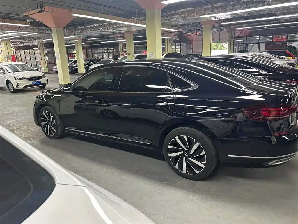 VOLKSWAGEN PASSAT 2021