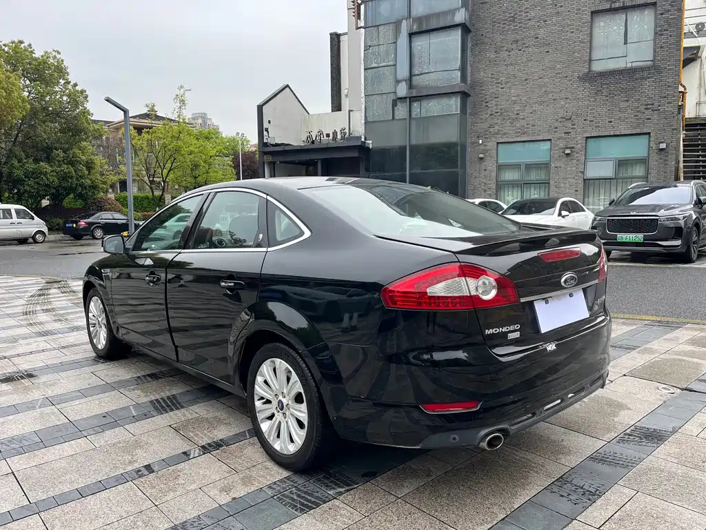 FORD MONDEO - WINNER 2011