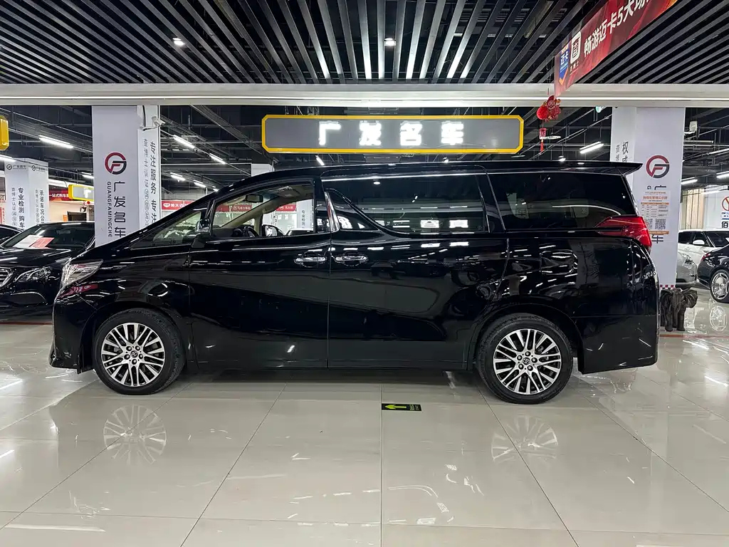 TOYOTA ALPHARD 2018