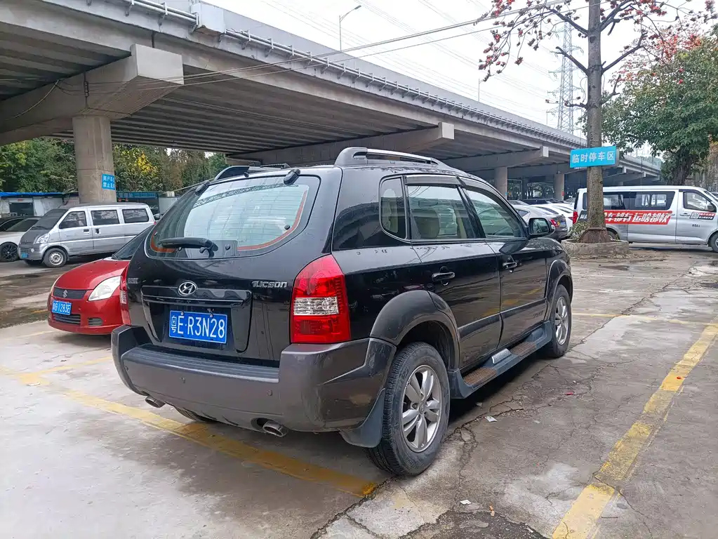 HYUNDAI TUCSON 2010