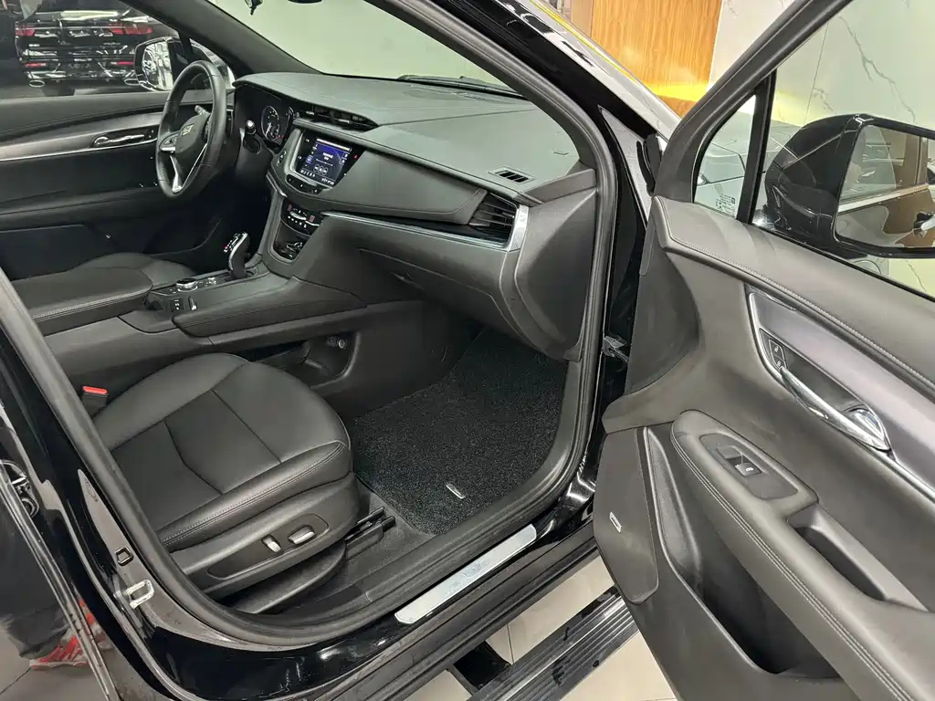 CADILLAC XT6 2021