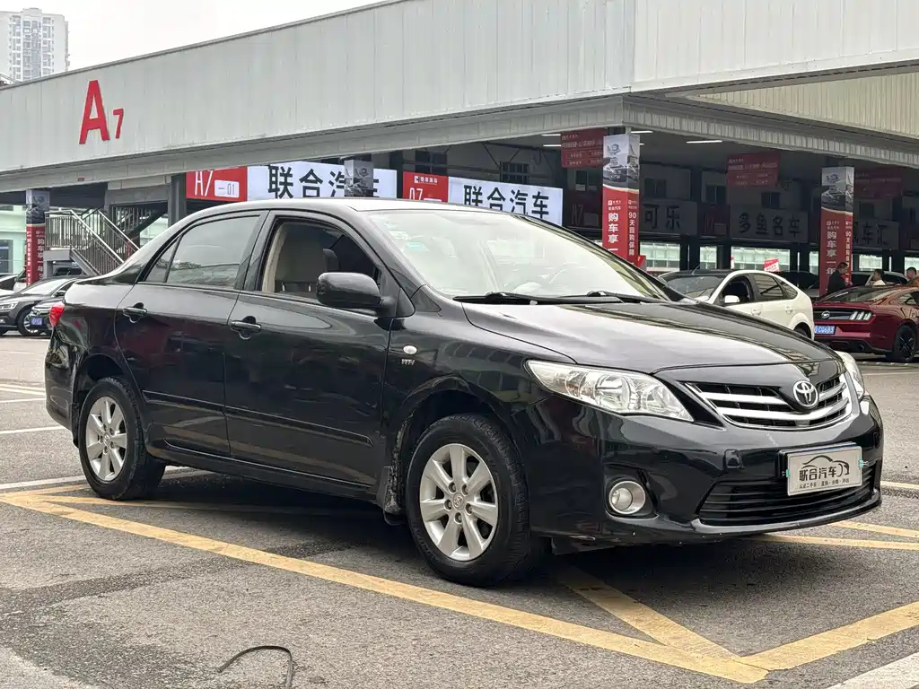 TOYOTA COROLLA 2011
