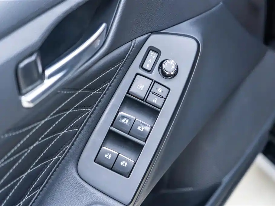 TOYOTA AVALON 2022