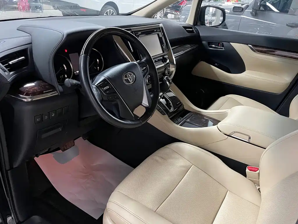 TOYOTA ALPHARD 2018