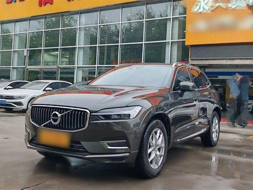 VOLVO XC60 2021
