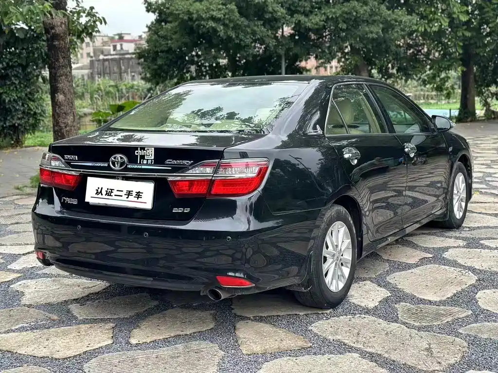 TOYOTA CAMRY 2017