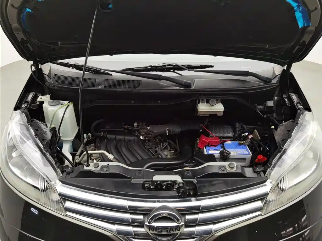NISSAN NV200 2017
