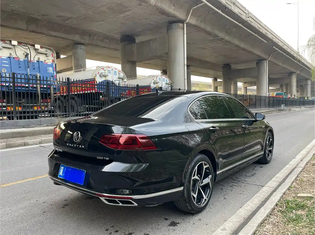 VOLKSWAGEN MAGOTAN 2023