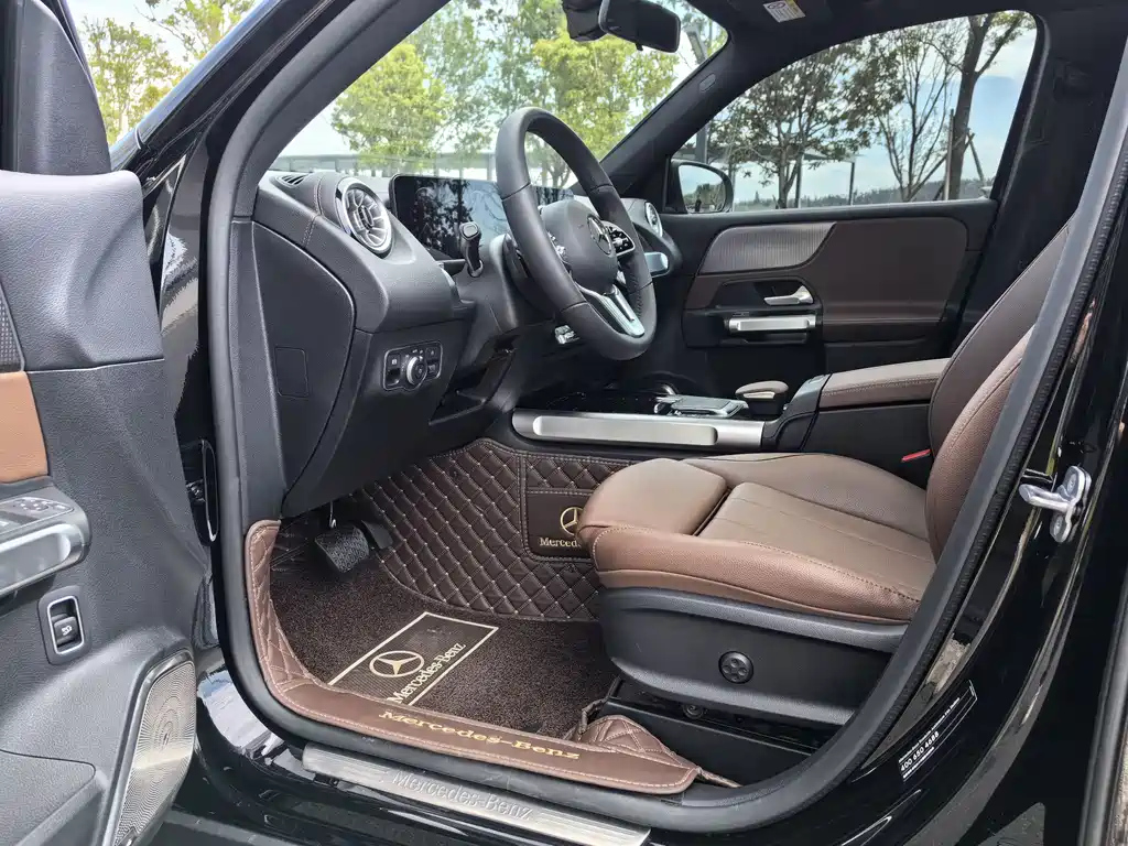 MERCEDES BENZ GLB 2023