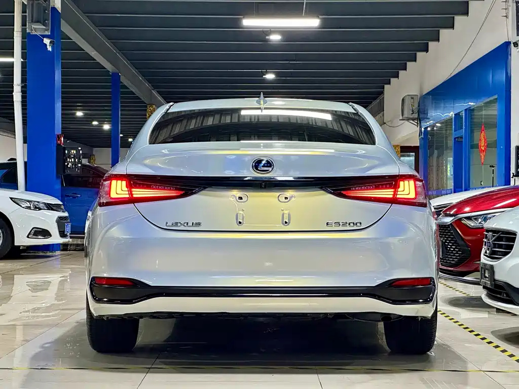 LEXUS ES 2022