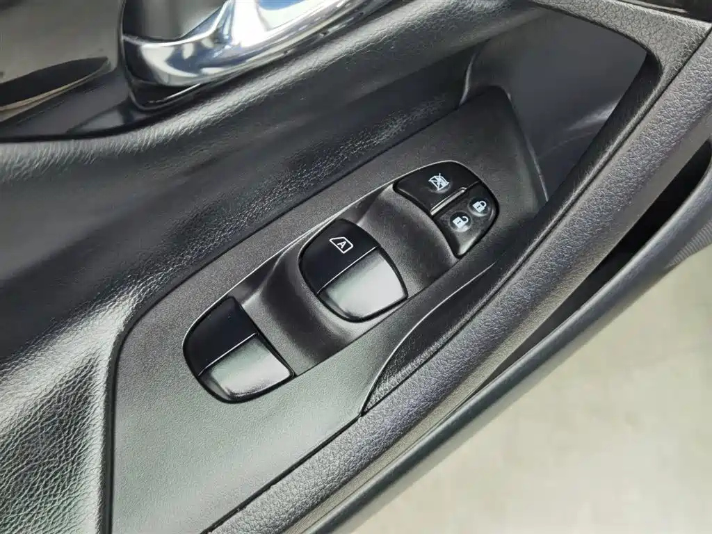 NISSAN TEANA 2018