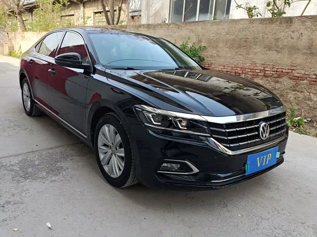 VOLKSWAGEN PASSAT 2019