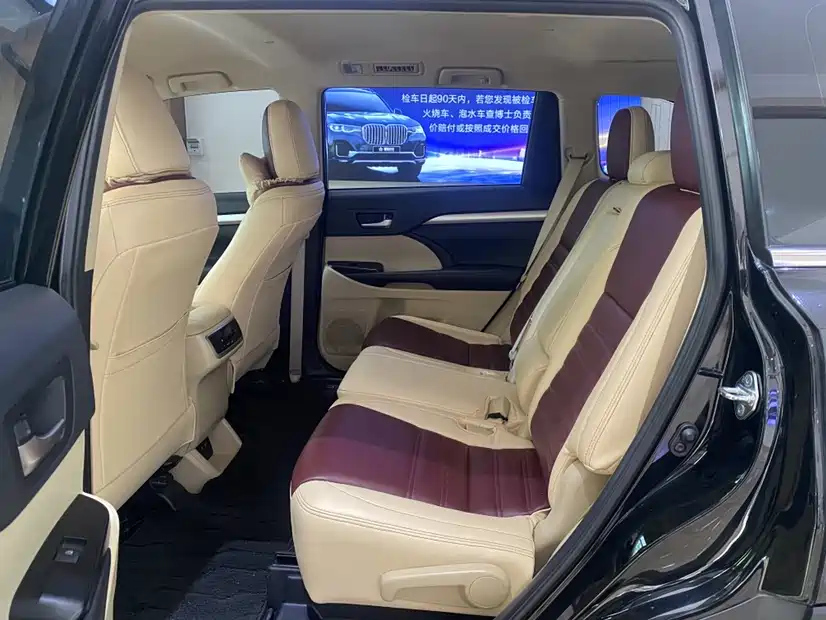 TOYOTA HIGHLANDER 2019