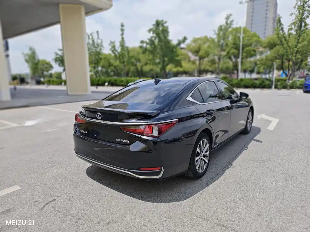 LEXUS ES 2021