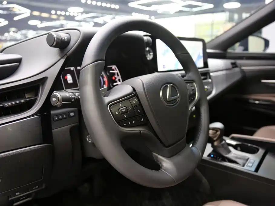 LEXUS ES 2023
