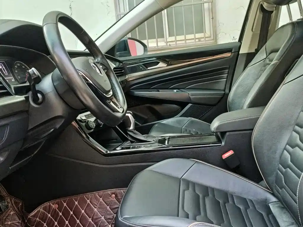 VOLKSWAGEN PASSAT 2019