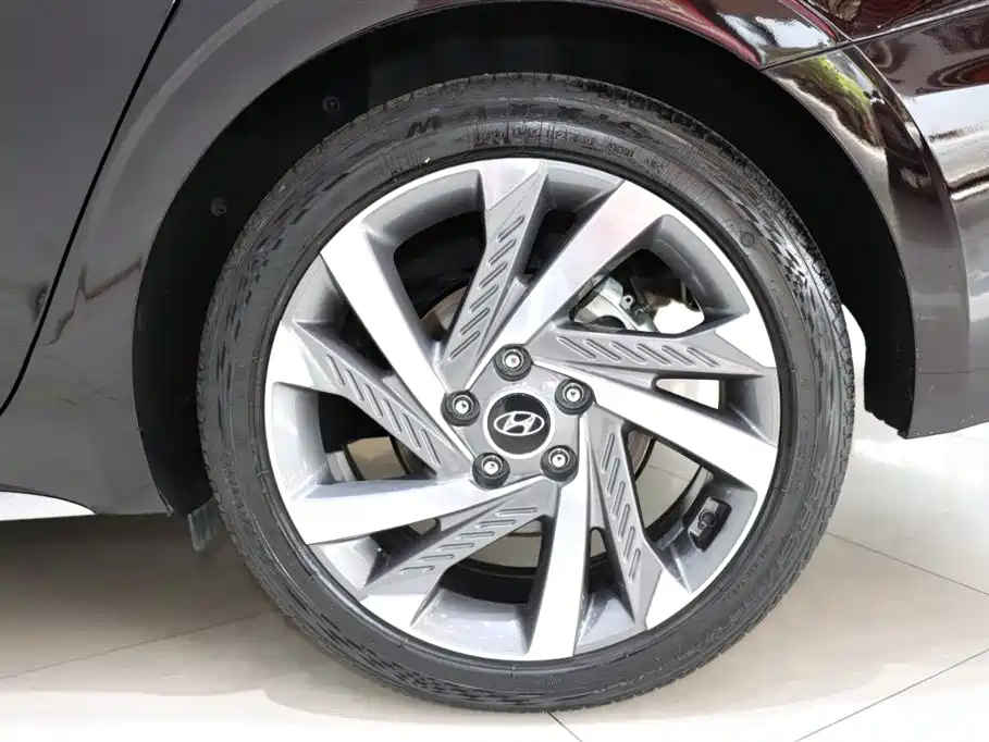 HYUNDAI MISTRA 2021