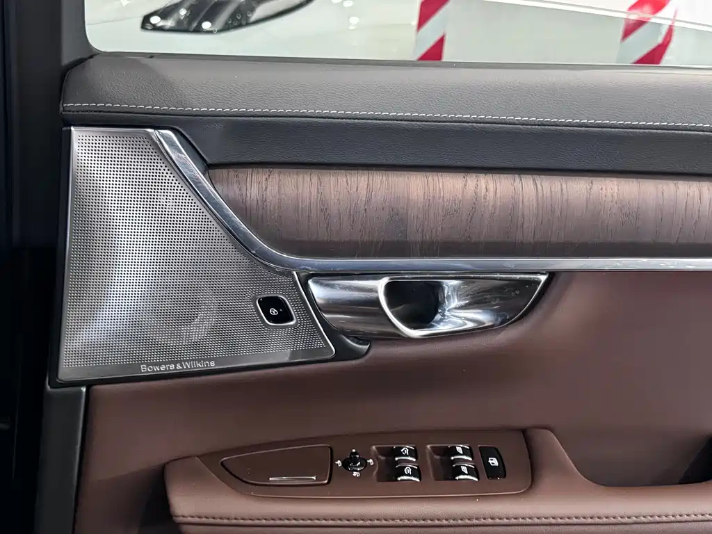 VOLVO S90 2021