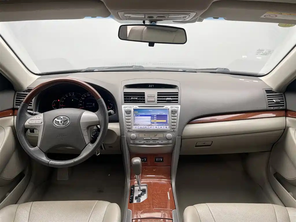TOYOTA CAMRY 2015
