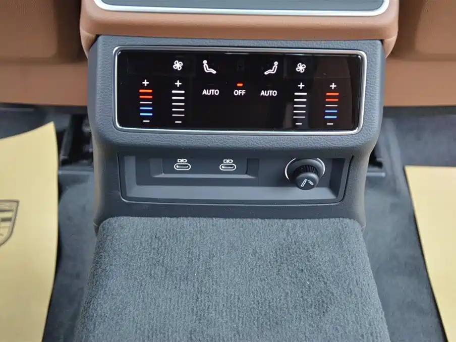 AUDI A7L 2024
