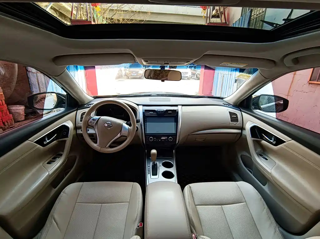 NISSAN TEANA 2018