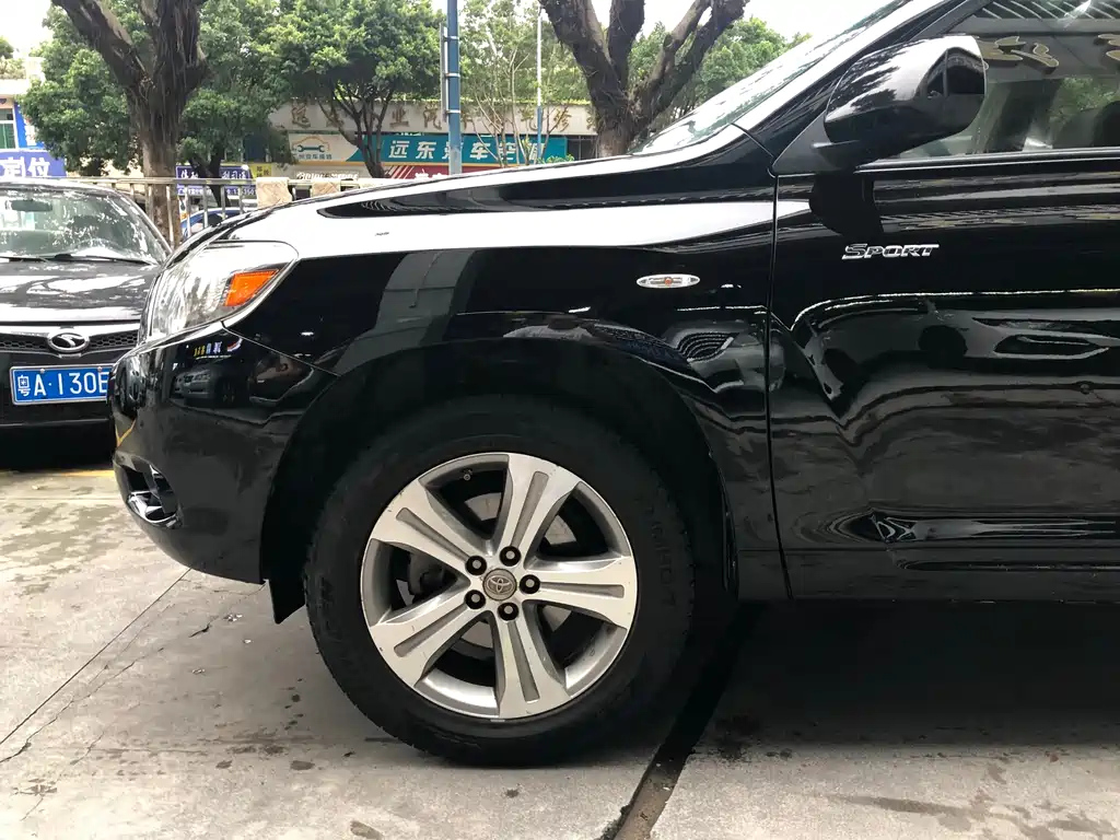 TOYOTA HIGHLANDER 2010