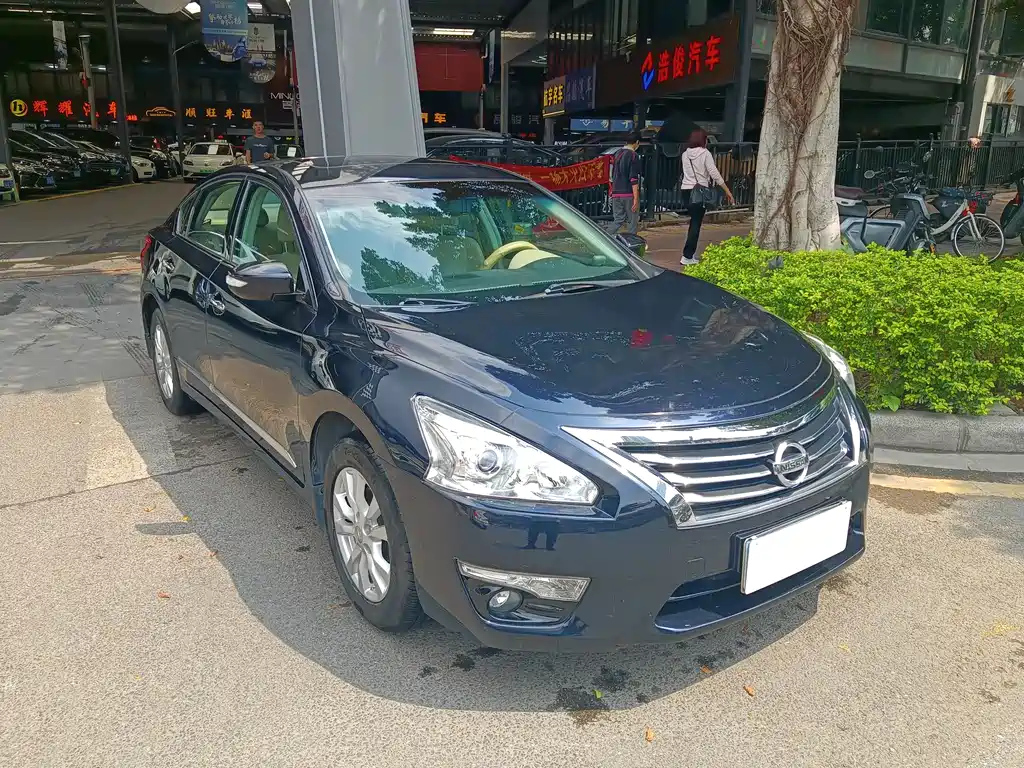 NISSAN TEANA 2015