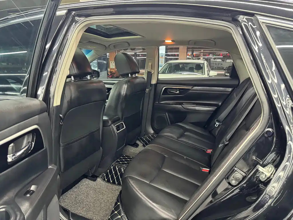 NISSAN TEANA 2019