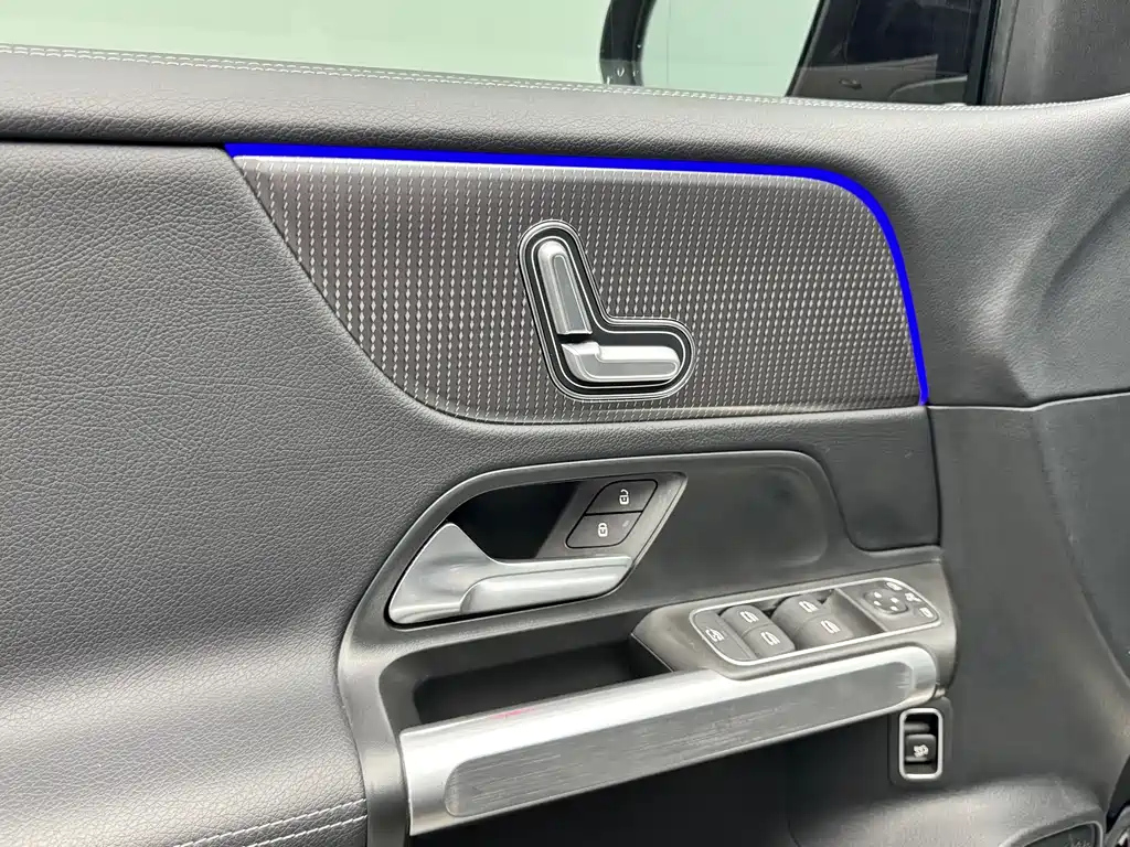 MERCEDES BENZ GLB 2021
