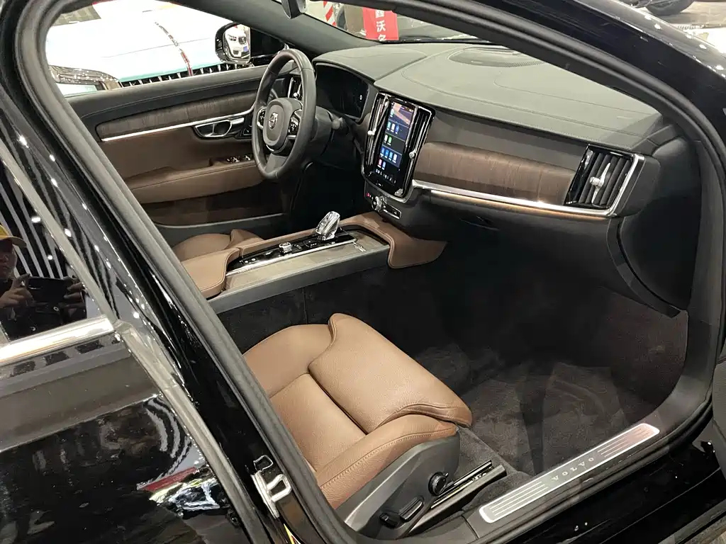 VOLVO S90 2022