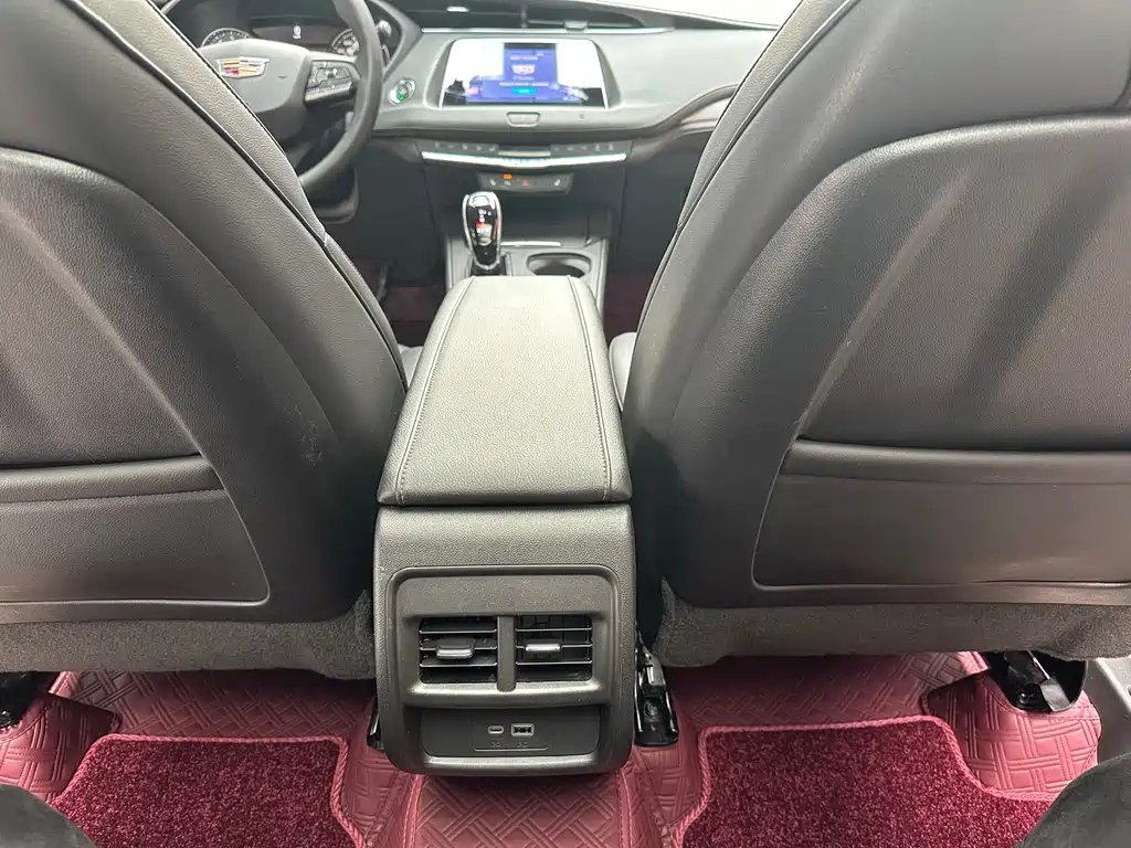 CADILLAC XT4 2021