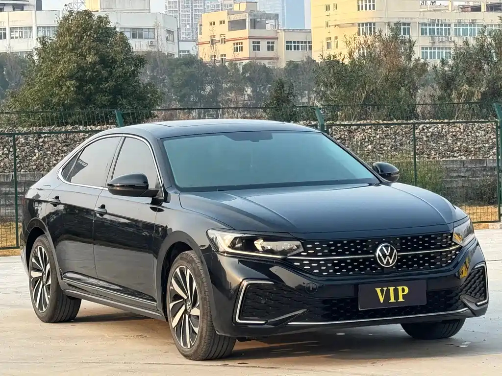 VOLKSWAGEN PASSAT 2022