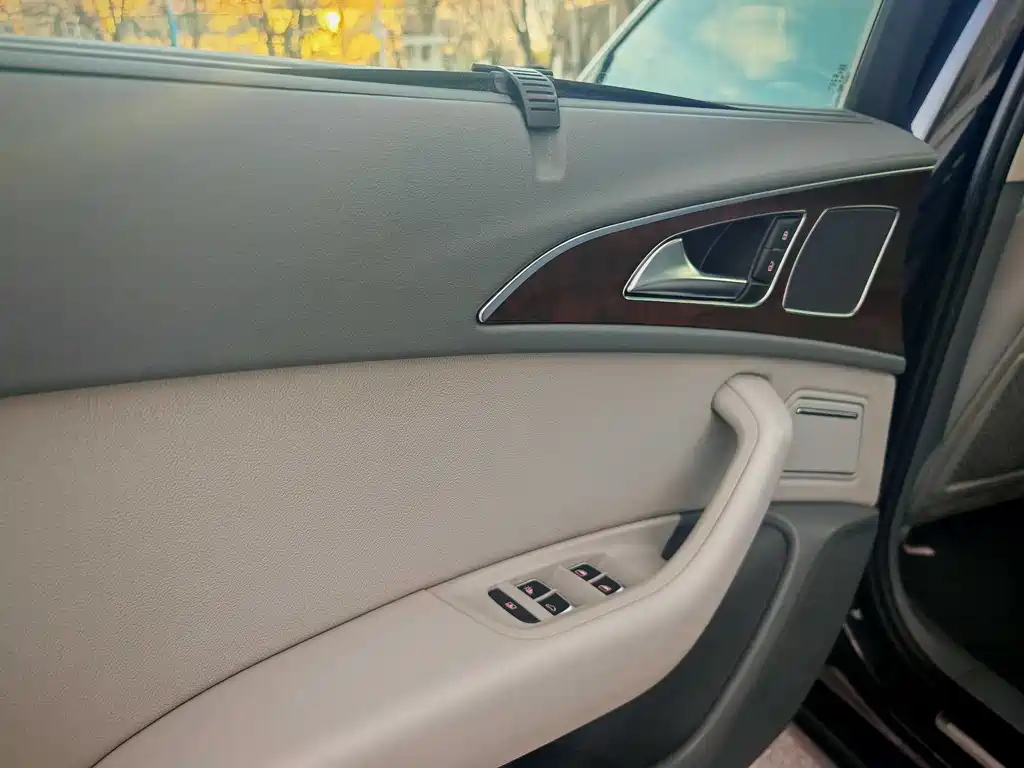 AUDI A6L 2014