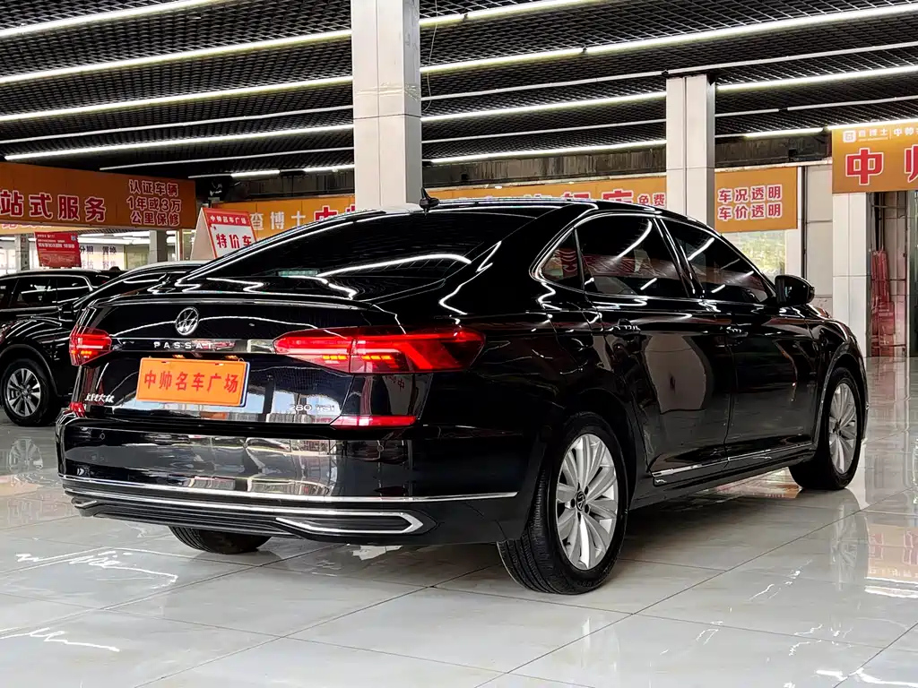 VOLKSWAGEN PASSAT 2021