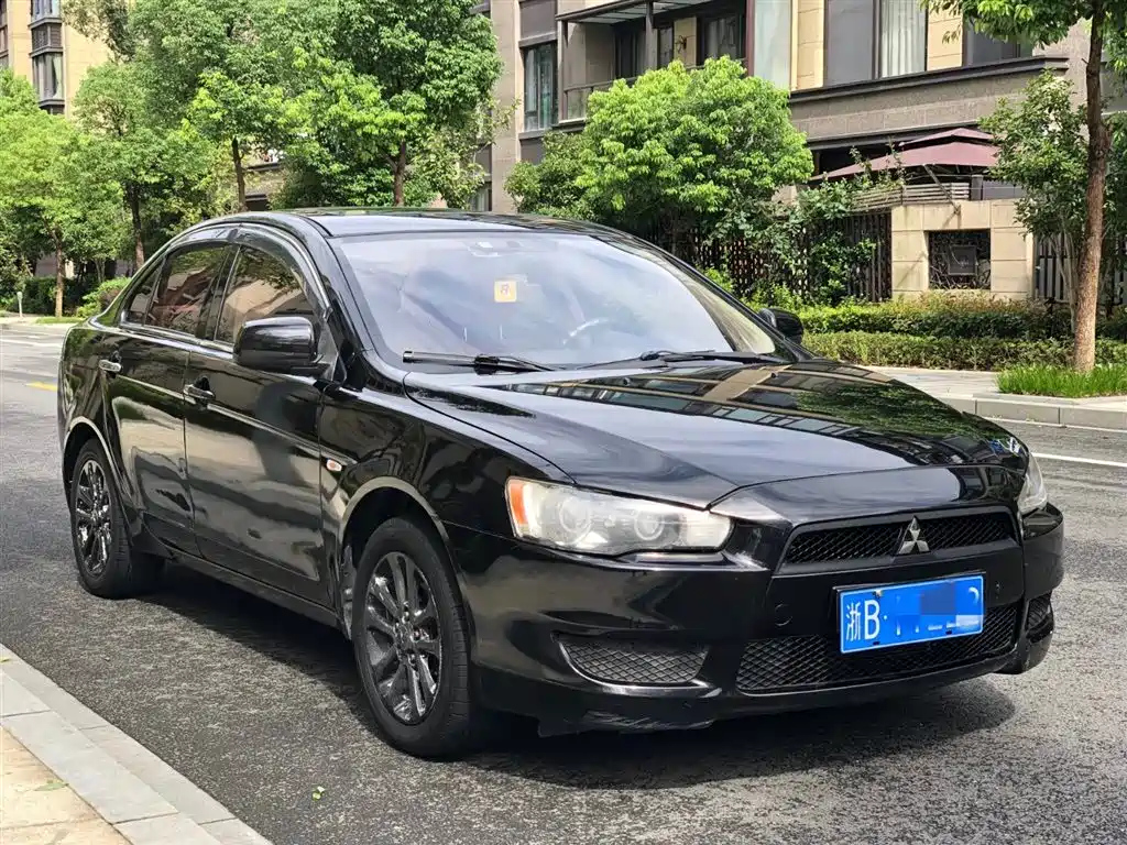 MITSUBISHI LANCER EX 2012