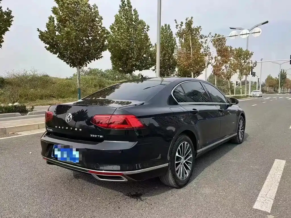 VOLKSWAGEN MAGOTAN 2020
