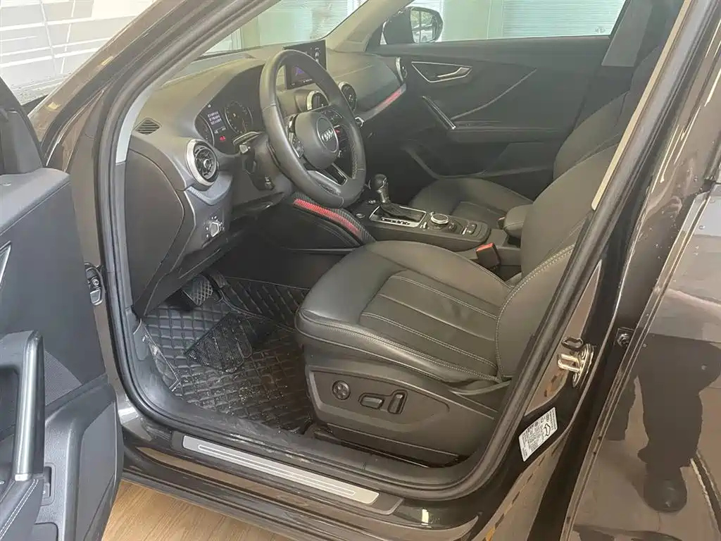 AUDI Q2L 2023