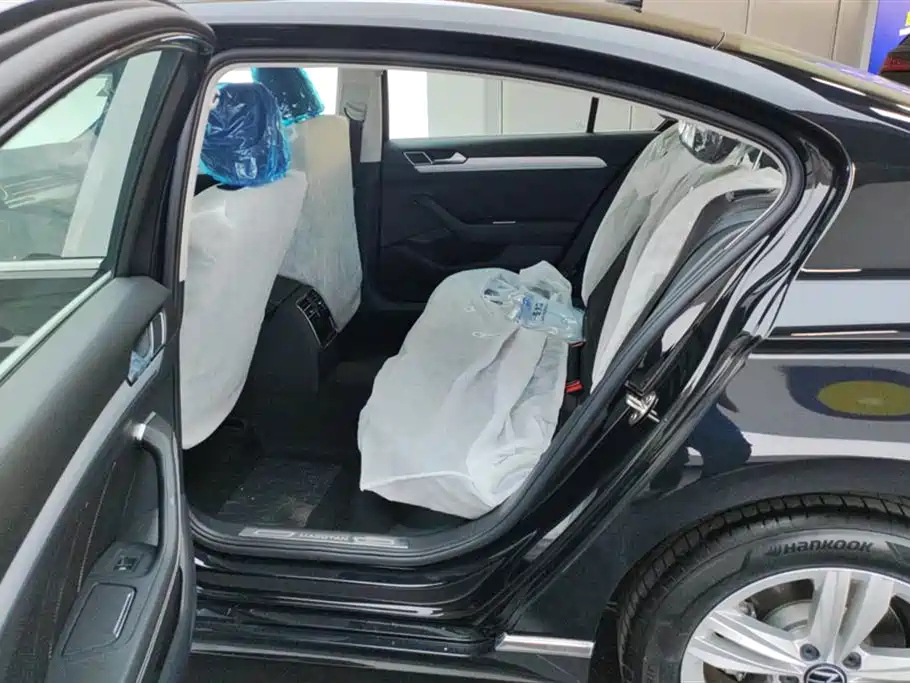 VOLKSWAGEN MAGOTAN 2023