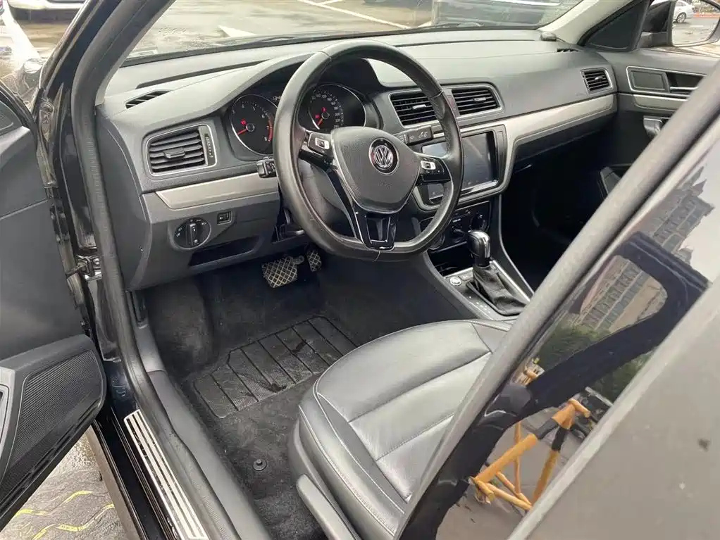 VOLKSWAGEN LAVIDA 2018