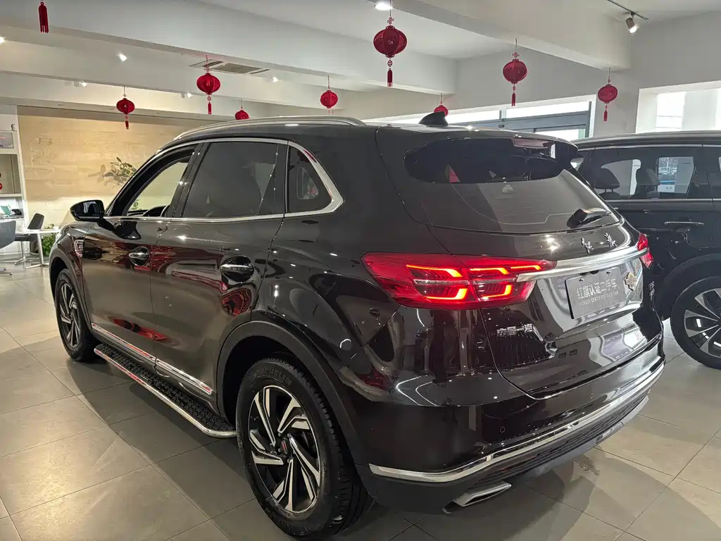 HONGQI HS5 2022