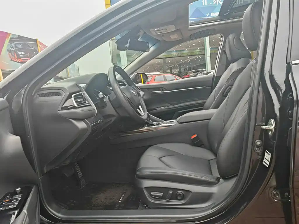 TOYOTA CAMRY 2019