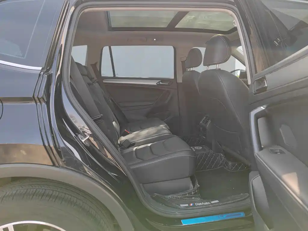 VOLKSWAGEN TIGUAN L 2020