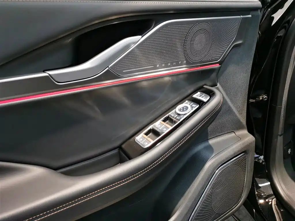 LINCOLN Z 2023