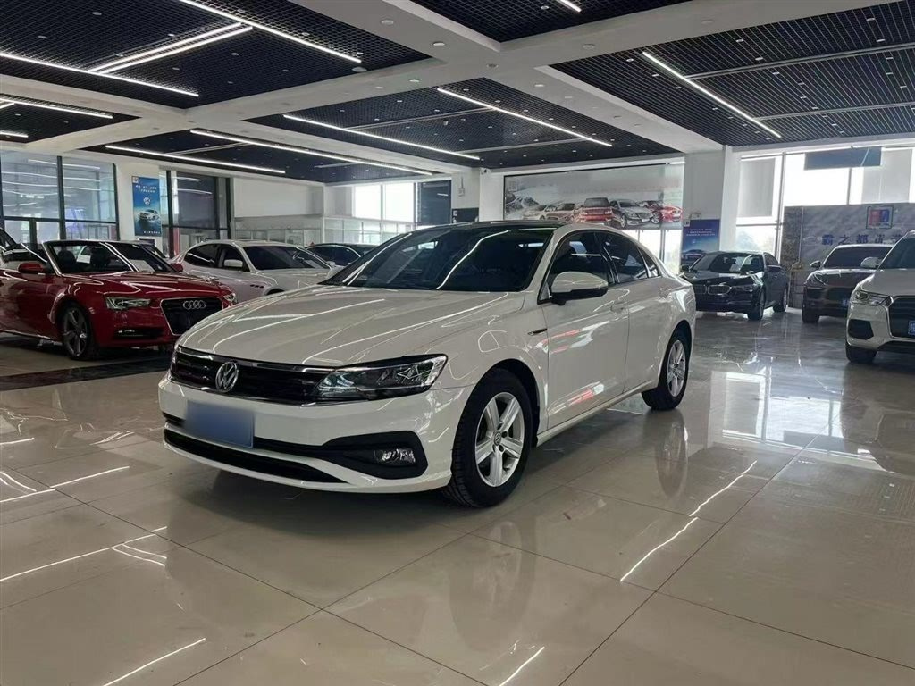 VOLKSWAGEN LAMANDO 2021