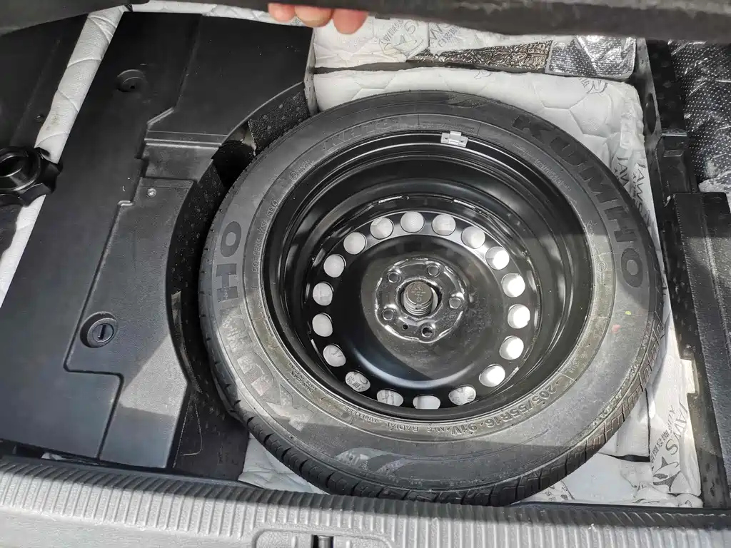 VOLKSWAGEN MAGOTAN 2015
